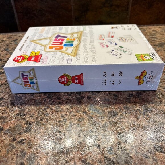 New Sealed Repos Production Just One Party Board Game Ages 8+ 3-7 Players - Picture 4 of 5